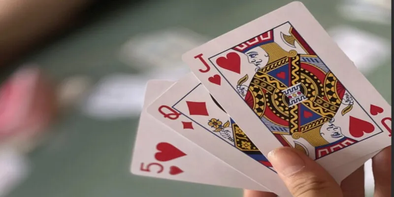 Giai đoạn 1 trong X&igrave; D&aacute;ch l&agrave; t&iacute;nh tổng điểm cho người chơi từ 2 l&aacute; b&agrave;i chia ban đầu