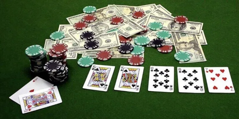 Kh&ocirc;ng r&uacute;t th&ecirc;m b&agrave;i khi đạt số điểm cao l&agrave; kinh nghiệm xương m&aacute;u của c&aacute;c cao thủ